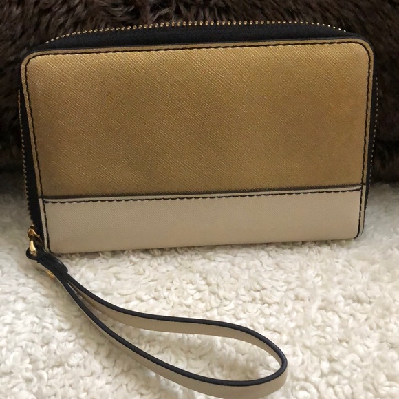 NWOT Marc Jacobs leather zip Wristlet/iPhone - Picture 2 of 8